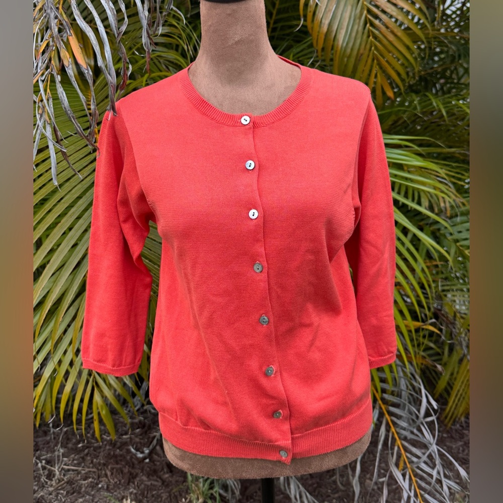 Vintage Bloomingdale’s Orange cardigan. 3/4 length sleeves. Size L